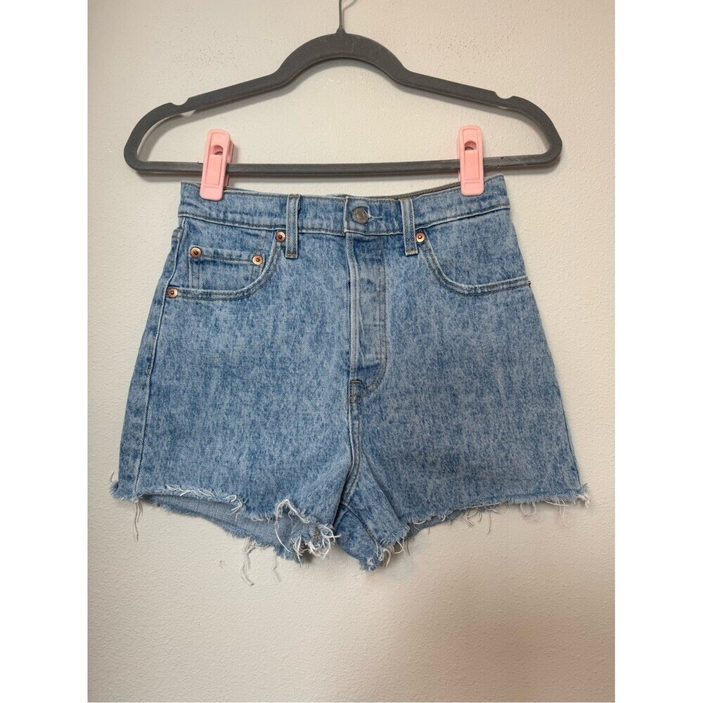 Levi’s Ribcage Shorts
